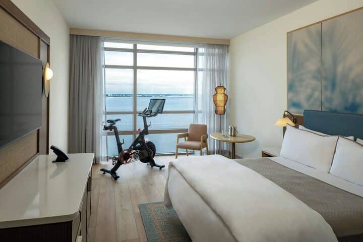 Room 6 of 50