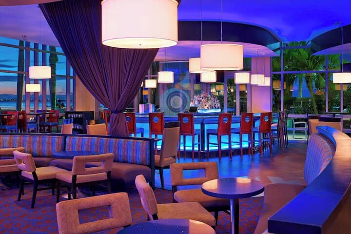 Lounge 35 of 50